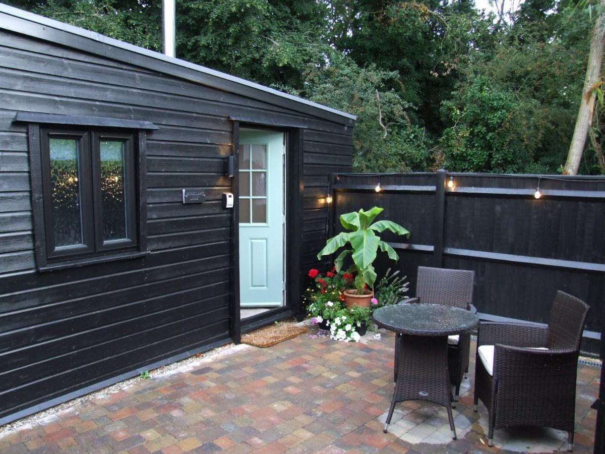 Charming Woodland 2 Person 1 Bedroom Holiday home Great Yarmouth